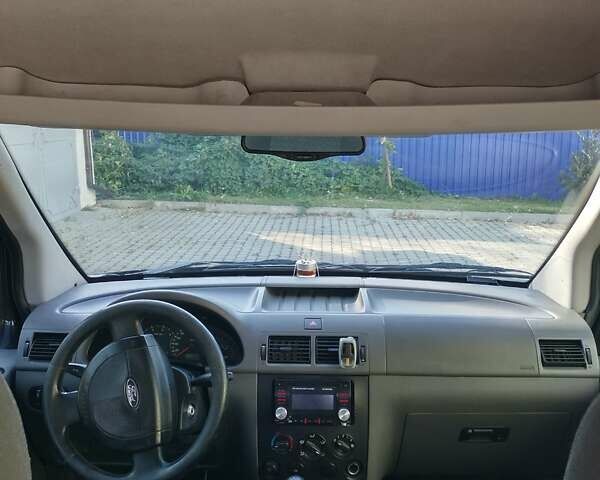 Чорний Форд Турнео Коннект, об'ємом двигуна 1.75 л та пробігом 284 тис. км за 4400 $, фото 7 на Automoto.ua