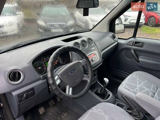 Черный Форд Турнео Коннект, объемом двигателя 1.8 л и пробегом 244 тыс. км за 7200 $, фото 13 на Automoto.ua