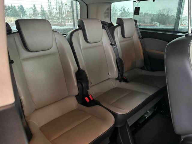 Чорний Форд Турнео Коннект, об'ємом двигуна 2.2 л та пробігом 221 тис. км за 14699 $, фото 21 на Automoto.ua