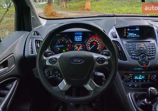 Черный Форд Турнео Коннект, объемом двигателя 1.6 л и пробегом 216 тыс. км за 11999 $, фото 18 на Automoto.ua