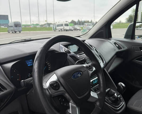 Черный Форд Турнео Коннект, объемом двигателя 1.6 л и пробегом 271 тыс. км за 10000 $, фото 6 на Automoto.ua