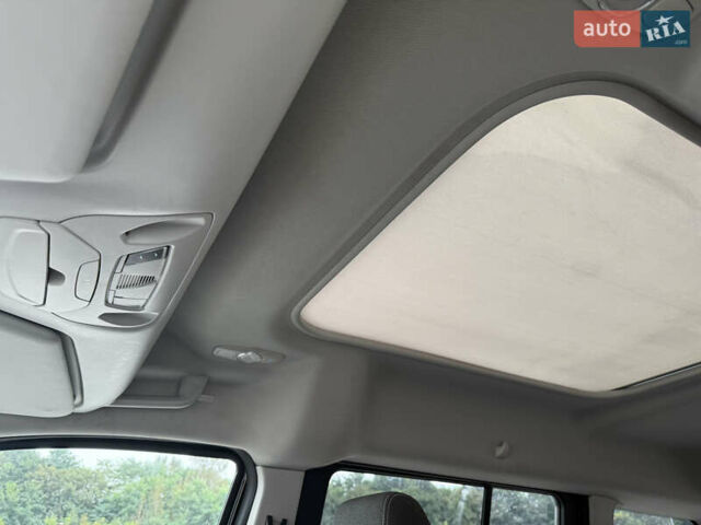 Черный Форд Турнео Коннект, объемом двигателя 1.6 л и пробегом 271 тыс. км за 10000 $, фото 9 на Automoto.ua