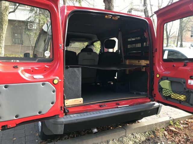 Червоний Форд Турнео Коннект, об'ємом двигуна 1.8 л та пробігом 239 тис. км за 3700 $, фото 4 на Automoto.ua