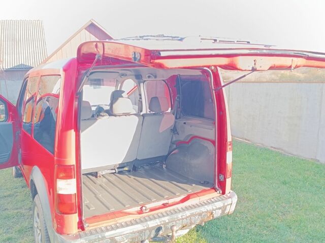 Красный Форд Турнео Коннект, объемом двигателя 0 л и пробегом 284 тыс. км за 4083 $, фото 3 на Automoto.ua