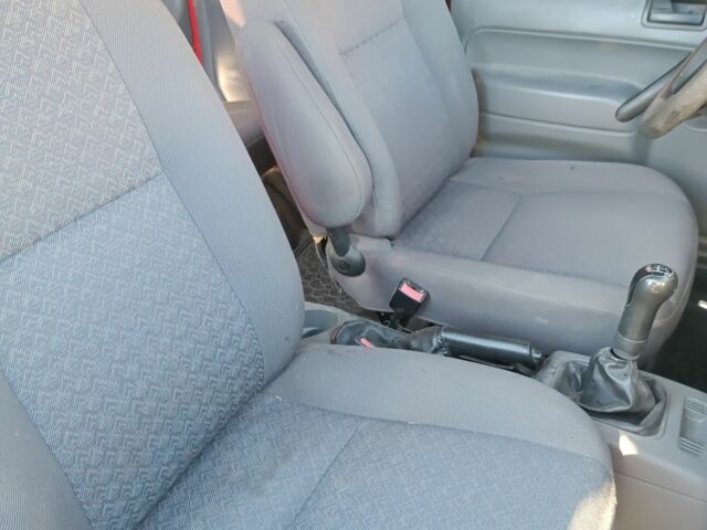 Красный Форд Турнео Коннект, объемом двигателя 0 л и пробегом 284 тыс. км за 4083 $, фото 9 на Automoto.ua