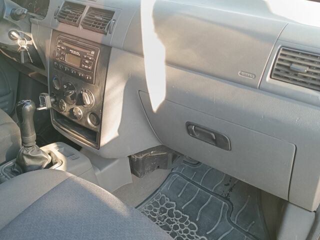 Красный Форд Турнео Коннект, объемом двигателя 0 л и пробегом 284 тыс. км за 4083 $, фото 8 на Automoto.ua