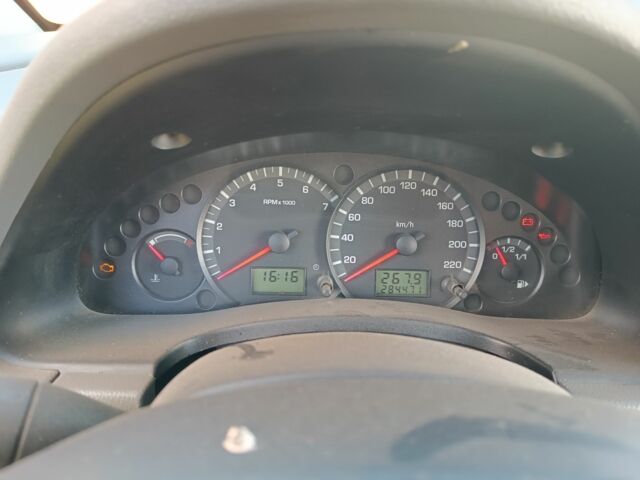 Красный Форд Турнео Коннект, объемом двигателя 0 л и пробегом 284 тыс. км за 4083 $, фото 7 на Automoto.ua