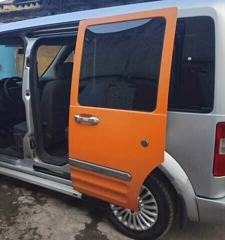 Форд Турнео Коннект, объемом двигателя 1.8 л и пробегом 367 тыс. км за 3700 $, фото 27 на Automoto.ua