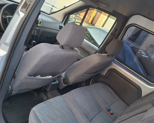 Форд Турнео Коннект, объемом двигателя 1.8 л и пробегом 267 тыс. км за 5500 $, фото 10 на Automoto.ua