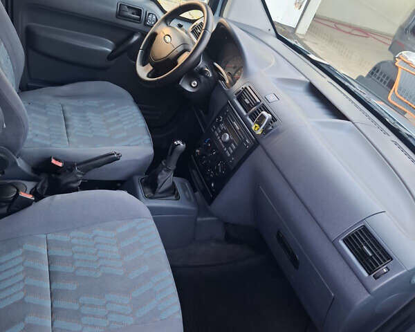 Форд Турнео Коннект, объемом двигателя 1.8 л и пробегом 267 тыс. км за 5500 $, фото 11 на Automoto.ua