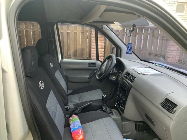 Форд Турнео Коннект 2006 в Харькове на Automoto.ua Серый Форд Турнео Коннект, объемом двигателя 1.8 л и пробегом 280 тыс. км за 3500 $, фото 3 на Automoto.ua