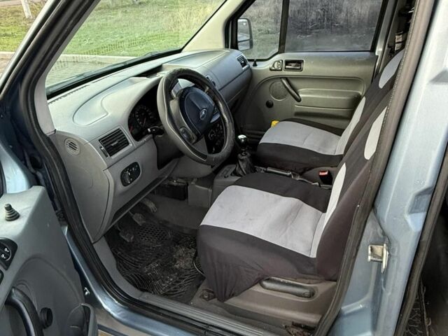 Серый Форд Турнео Коннект, объемом двигателя 1.8 л и пробегом 230 тыс. км за 3700 $, фото 6 на Automoto.ua