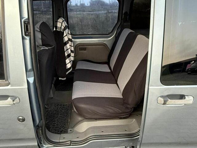 Серый Форд Турнео Коннект, объемом двигателя 1.8 л и пробегом 230 тыс. км за 3700 $, фото 7 на Automoto.ua