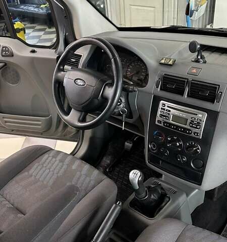 Серый Форд Турнео Коннект, объемом двигателя 1.76 л и пробегом 270 тыс. км за 5300 $, фото 12 на Automoto.ua