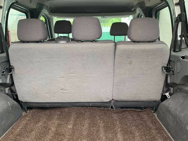 Серый Форд Турнео Коннект, объемом двигателя 1.8 л и пробегом 153 тыс. км за 4500 $, фото 7 на Automoto.ua