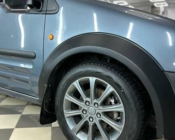 Серый Форд Турнео Коннект, объемом двигателя 1.76 л и пробегом 270 тыс. км за 5300 $, фото 5 на Automoto.ua