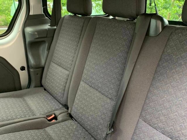 Серый Форд Турнео Коннект, объемом двигателя 1.8 л и пробегом 153 тыс. км за 4500 $, фото 4 на Automoto.ua