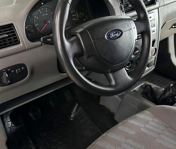 Сірий Форд Турнео Коннект, об'ємом двигуна 1.8 л та пробігом 270 тис. км за 5300 $, фото 2 на Automoto.ua