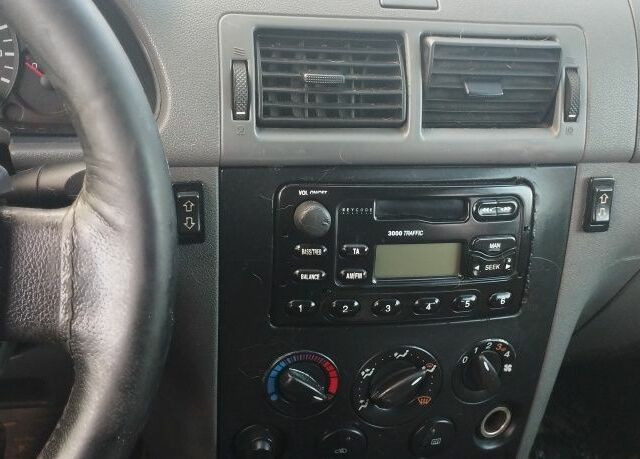 Серый Форд Турнео Коннект, объемом двигателя 0 л и пробегом 300 тыс. км за 3500 $, фото 3 на Automoto.ua