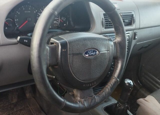 Серый Форд Турнео Коннект, объемом двигателя 0 л и пробегом 300 тыс. км за 3500 $, фото 4 на Automoto.ua