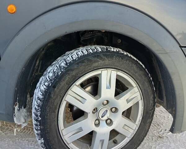 Серый Форд Турнео Коннект, объемом двигателя 1.75 л и пробегом 255 тыс. км за 5200 $, фото 2 на Automoto.ua