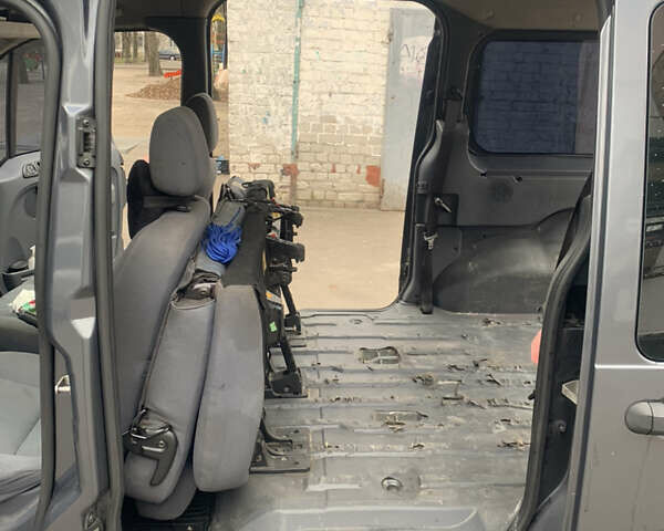 Форд Турнео Коннект 2008 у Києві на Automoto.ua Сірий Форд Турнео Коннект, об'ємом двигуна 1.8 л та пробігом 411 тис. км за 4450 $, фото 22 на Automoto.ua