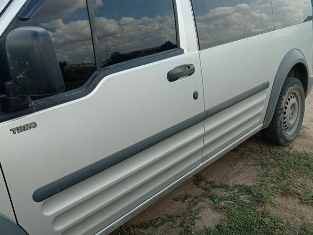 Серый Форд Турнео Коннект, объемом двигателя 1 л и пробегом 230 тыс. км за 6000 $, фото 3 на Automoto.ua