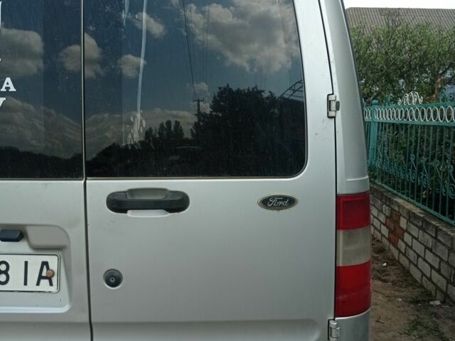 Серый Форд Турнео Коннект, объемом двигателя 1 л и пробегом 230 тыс. км за 6000 $, фото 2 на Automoto.ua