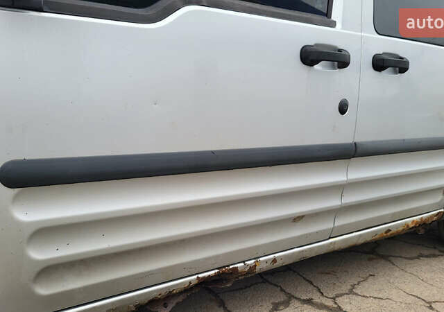 Серый Форд Турнео Коннект, объемом двигателя 1.75 л и пробегом 458 тыс. км за 5700 $, фото 5 на Automoto.ua