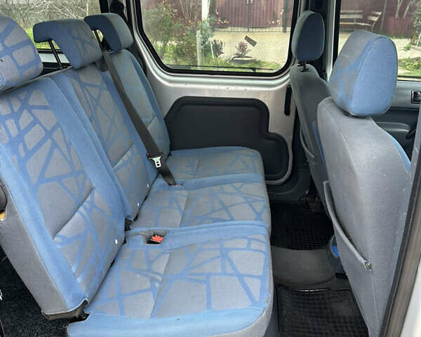 Серый Форд Турнео Коннект, объемом двигателя 1.8 л и пробегом 219 тыс. км за 7200 $, фото 9 на Automoto.ua