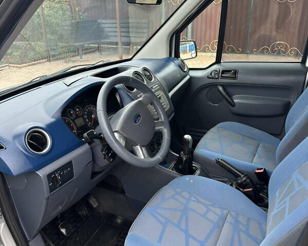 Серый Форд Турнео Коннект, объемом двигателя 1.8 л и пробегом 219 тыс. км за 7200 $, фото 12 на Automoto.ua