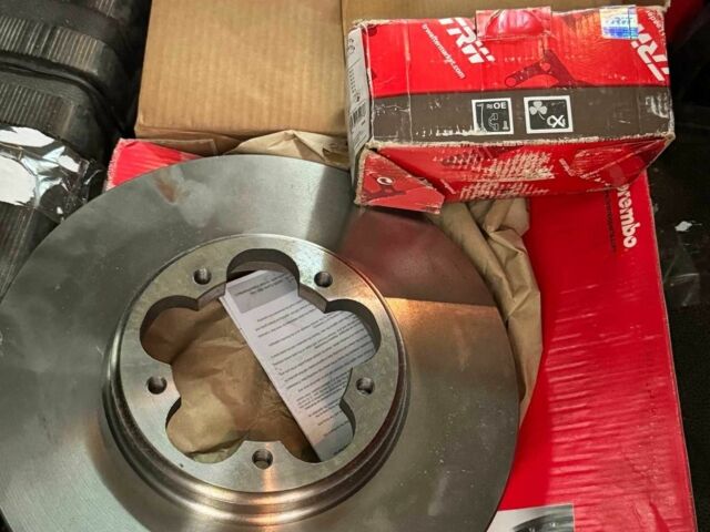 Серый Форд Турнео Коннект, объемом двигателя 2.2 л и пробегом 414 тыс. км за 13500 $, фото 11 на Automoto.ua