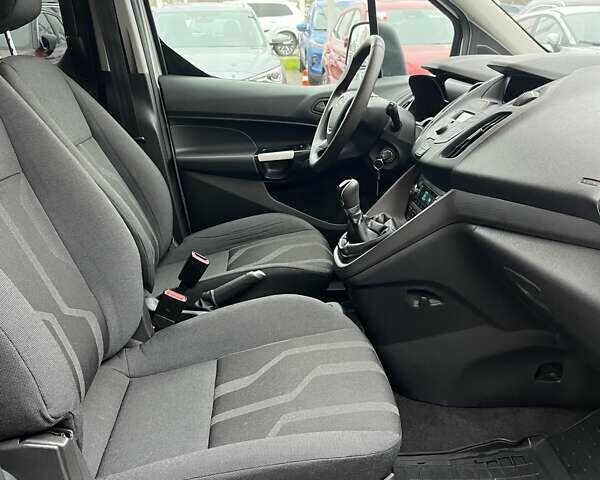 Сірий Форд Турнео Коннект, об'ємом двигуна 1.56 л та пробігом 58 тис. км за 14979 $, фото 20 на Automoto.ua