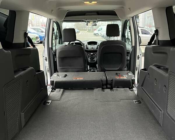 Сірий Форд Турнео Коннект, об'ємом двигуна 1.56 л та пробігом 58 тис. км за 14979 $, фото 16 на Automoto.ua