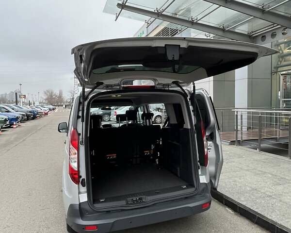 Сірий Форд Турнео Коннект, об'ємом двигуна 1.56 л та пробігом 58 тис. км за 14979 $, фото 14 на Automoto.ua