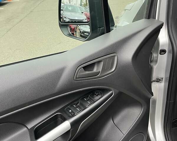 Сірий Форд Турнео Коннект, об'ємом двигуна 1.56 л та пробігом 58 тис. км за 14979 $, фото 25 на Automoto.ua