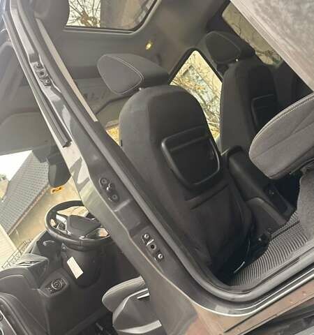 Серый Форд Турнео Коннект, объемом двигателя 1.5 л и пробегом 225 тыс. км за 16800 $, фото 17 на Automoto.ua