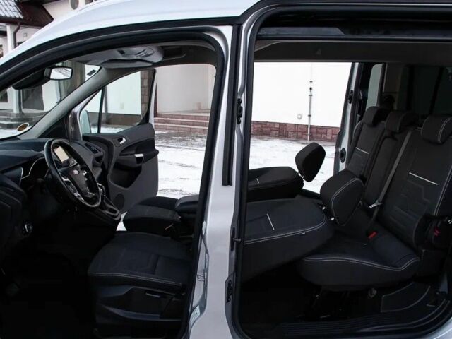 Серый Форд Турнео Коннект, объемом двигателя 1.5 л и пробегом 157 тыс. км за 8700 $, фото 16 на Automoto.ua