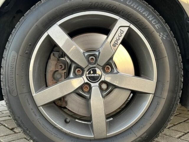 Серый Форд Турнео Коннект, объемом двигателя 1.5 л и пробегом 145 тыс. км за 9500 $, фото 14 на Automoto.ua