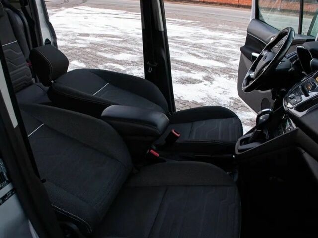 Серый Форд Турнео Коннект, объемом двигателя 1.5 л и пробегом 157 тыс. км за 8700 $, фото 17 на Automoto.ua