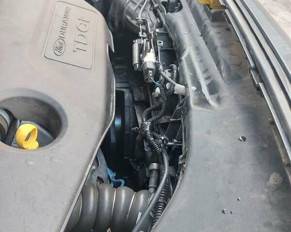 Серый Форд Турнео Коннект, объемом двигателя 1.56 л и пробегом 275 тыс. км за 10500 $, фото 13 на Automoto.ua