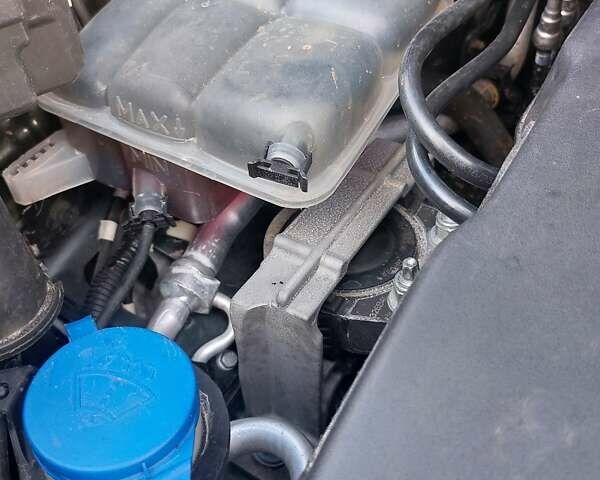 Серый Форд Турнео Коннект, объемом двигателя 1.56 л и пробегом 275 тыс. км за 10500 $, фото 11 на Automoto.ua