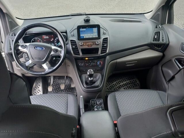 Серый Форд Турнео Коннект, объемом двигателя 1.5 л и пробегом 236 тыс. км за 20500 $, фото 5 на Automoto.ua