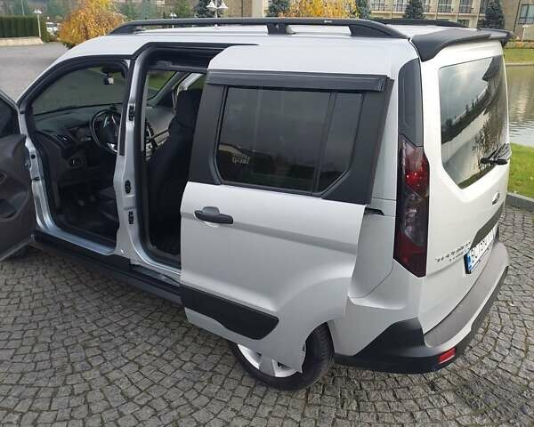 Серый Форд Турнео Коннект, объемом двигателя 1.5 л и пробегом 236 тыс. км за 20500 $, фото 33 на Automoto.ua