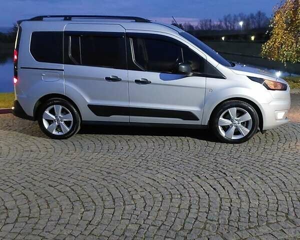 Серый Форд Турнео Коннект, объемом двигателя 1.5 л и пробегом 236 тыс. км за 20500 $, фото 10 на Automoto.ua