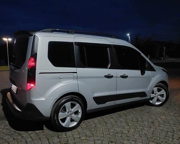 Серый Форд Турнео Коннект, объемом двигателя 1.5 л и пробегом 236 тыс. км за 20500 $, фото 17 на Automoto.ua