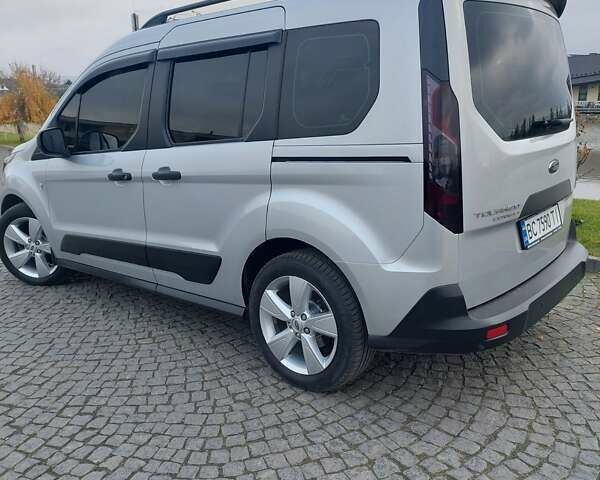 Серый Форд Турнео Коннект, объемом двигателя 1.5 л и пробегом 236 тыс. км за 20500 $, фото 32 на Automoto.ua