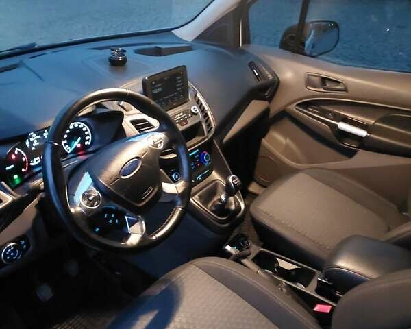 Серый Форд Турнео Коннект, объемом двигателя 1.5 л и пробегом 236 тыс. км за 20500 $, фото 45 на Automoto.ua