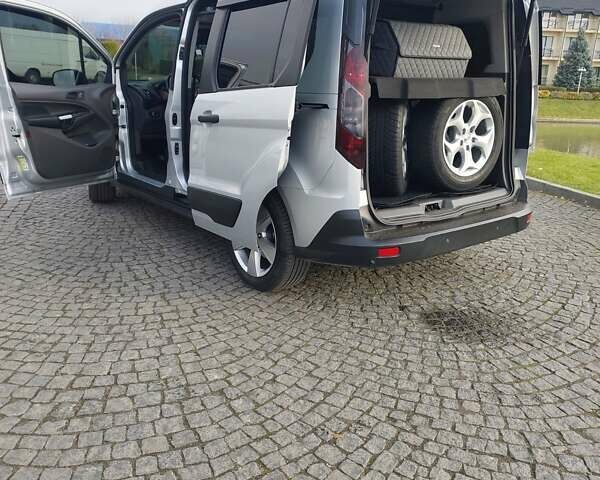 Серый Форд Турнео Коннект, объемом двигателя 1.5 л и пробегом 236 тыс. км за 20500 $, фото 34 на Automoto.ua