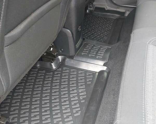 Серый Форд Турнео Коннект, объемом двигателя 1.5 л и пробегом 236 тыс. км за 20500 $, фото 48 на Automoto.ua